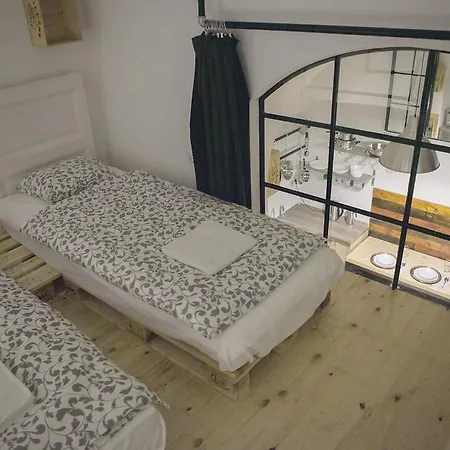 Quiet And 2 Bedrooms 2 Bathrooms In The Heart Of