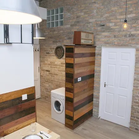 Apartment Quiet And 2 Bedrooms 2 Bathrooms In The Heart Of Budapest