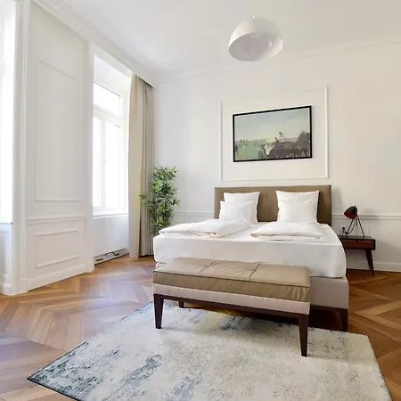 Luxury Apartment By Hi5 - Bazilika Suite Budapest
