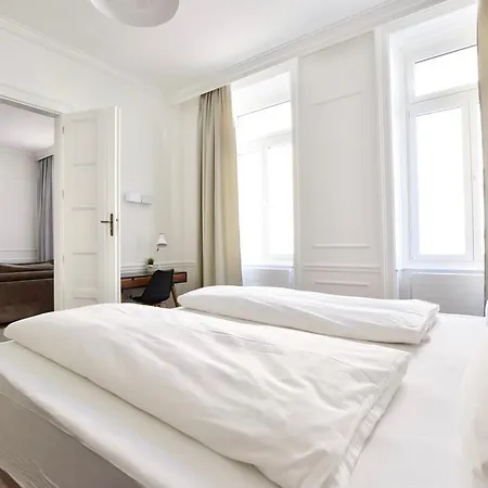 Apartment Luxury Apartment By Hi5 - Bazilika Suite Budapest