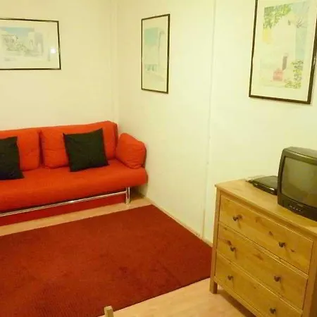 Akademia Apartment *