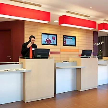 Ibis Citysouth 3*
