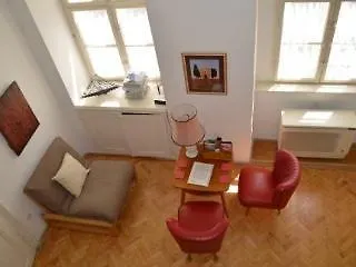 Hotel Six