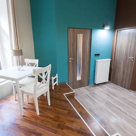 Fancy Ernesto Budapest