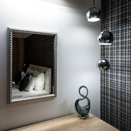 Karoly Corner Residences *