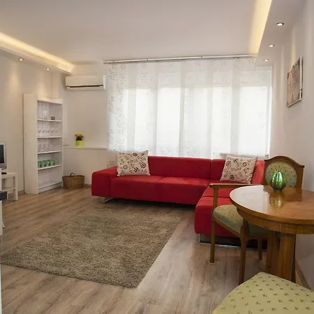 Ilona 2 Bedrooms In The Center Апартаменты *
