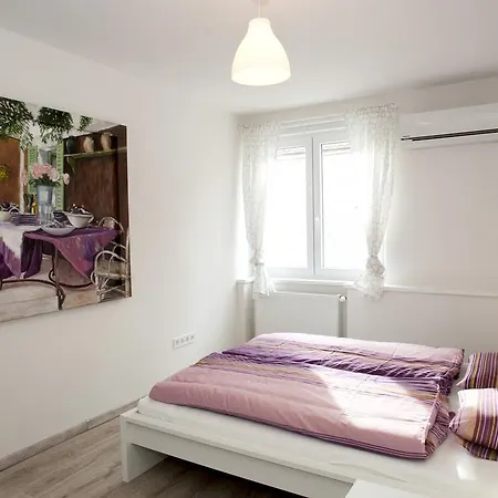Апартаменты Ilona 2 Bedrooms In The Center