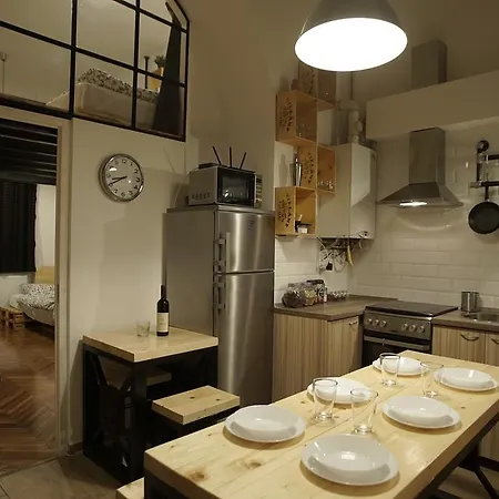 Quiet And 2 Bedrooms 2 Bathrooms In The Heart Of Apartment *