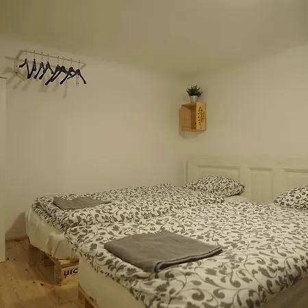 Quiet And 2 Bedrooms 2 Bathrooms In The Heart Of Budapest