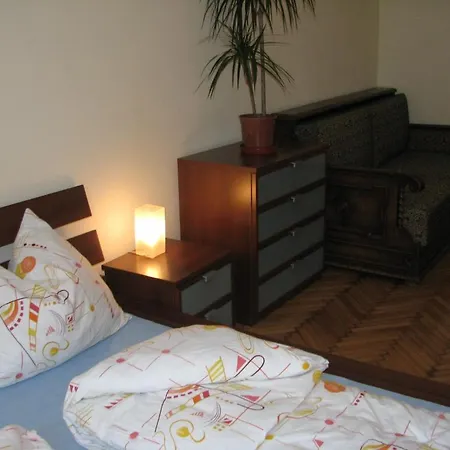 Of Budapešť