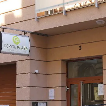 Ξενοδοχείο με διαμερίσματα Corvin Plaza &