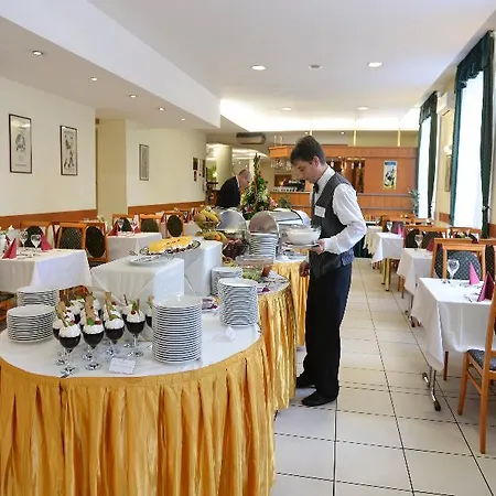 Hotel Millennium