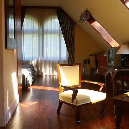 Uhu Szálloda 4*