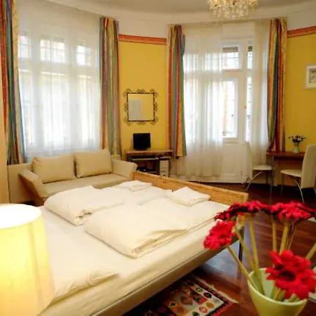 Apartment Club & Budapest