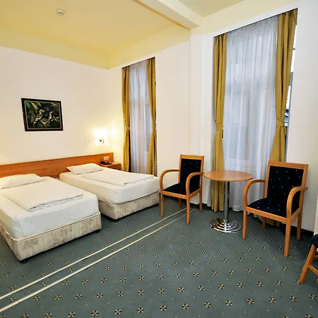 East Hotel 4*