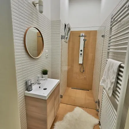 Krt. 53. * Budapest