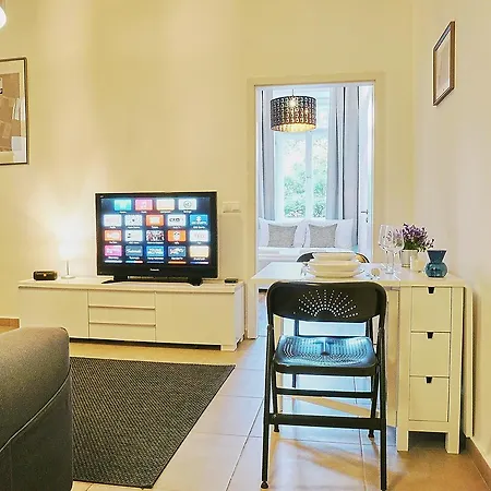 Onyx Apartment *