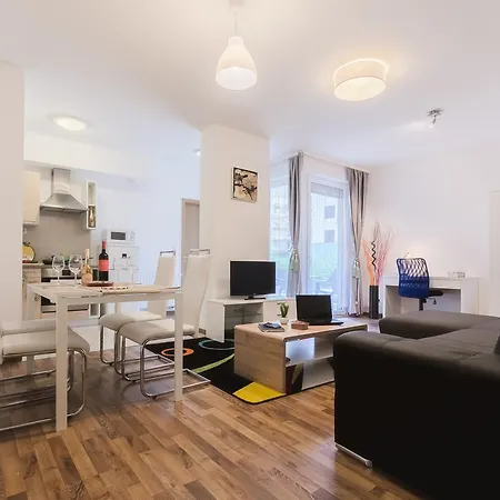 Apartmanhotel Corvin
