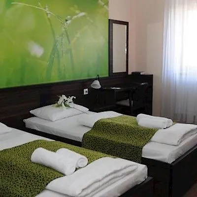 Green Hotel Budapest 4*