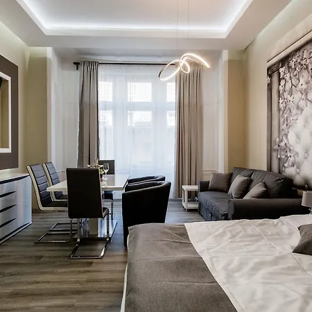 A Golden Star Modern Luxury And Appartamento *