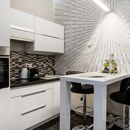 A Golden Star Modern Luxury And Appartamento Budapest