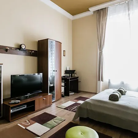 Apartment Wesselenyi 18 *