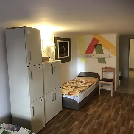 Hostal Opera