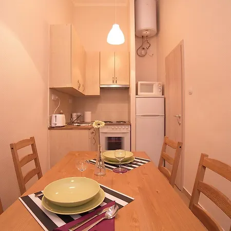 Opera Apartment *