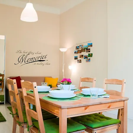 Opera Apartment *