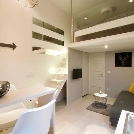 Standard By Hi5 - Terez 6 * Budapest