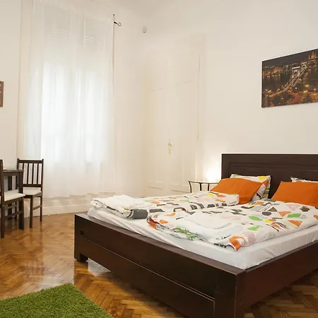 Ariel Close To St. Stephen Basilica * בודפשט