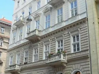 Apartment Akademia *