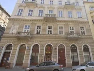 Akademia Apartment
