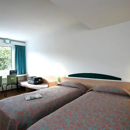 Ibis Citysouth 3*