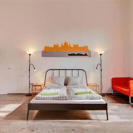Pal's Mini Hostel