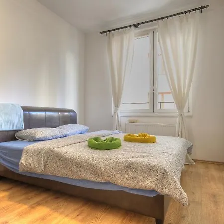 Aparthotel Corvin Promenade 3*