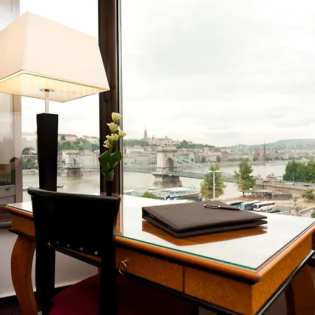 Sofitel Chain Bridge 5* בודפשט