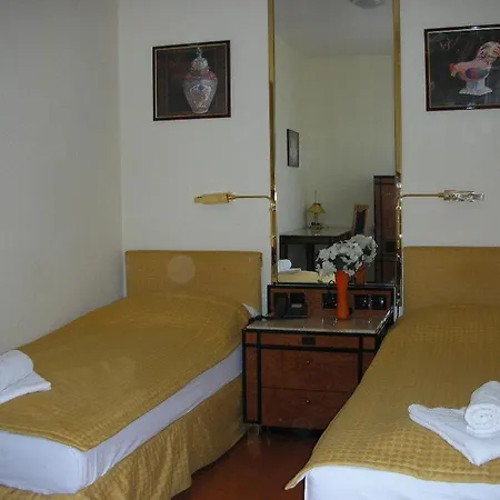 Hotel Panda 3*