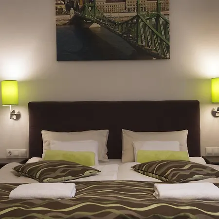 Walton Prime * Budapest