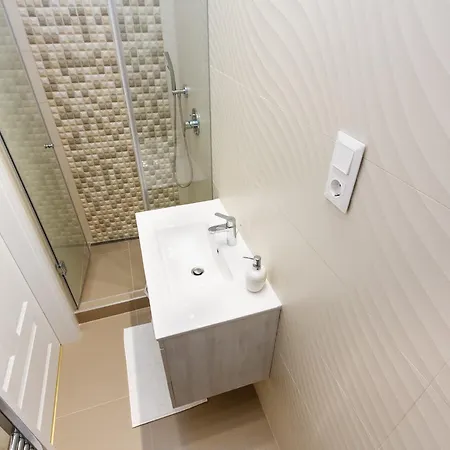 Jenny Luxury Two Bedrooms Apartment. Budapest