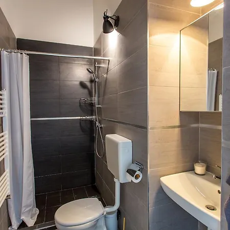 Icon Apartman *