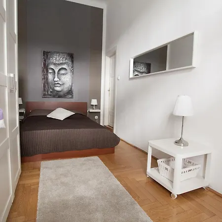 Royal Center Apartment