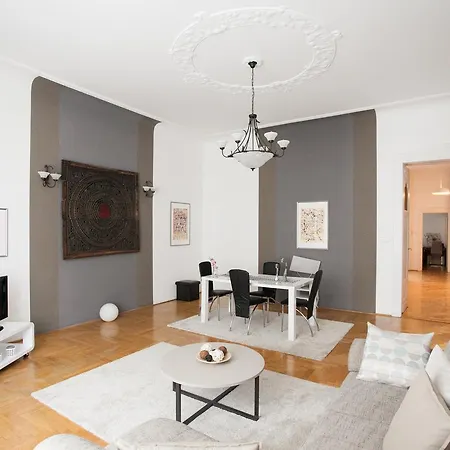 Apartment Royal Center