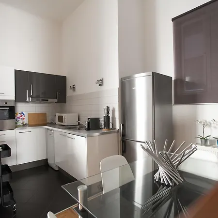 Royal Center Apartment
