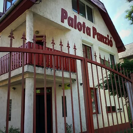 Palota Panzio Bed & Breakfast