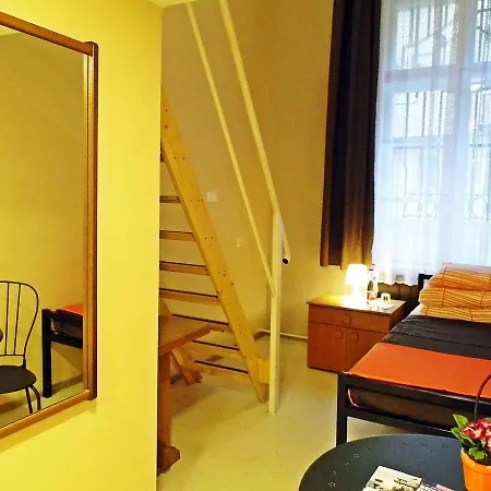 Hostel Bebudgetrooms *