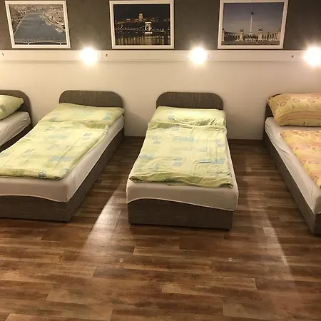 Hostal Opera
