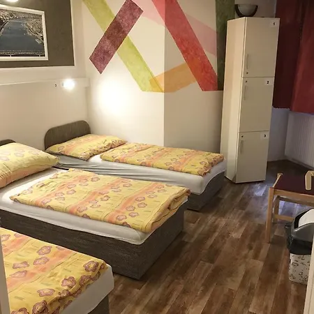 Opera Hostal