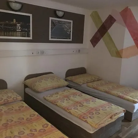 Opera Hostal