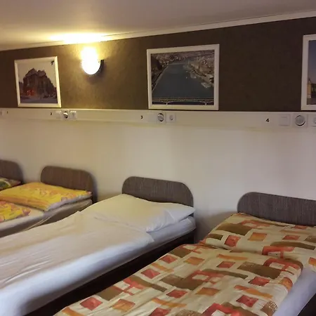 Opera Hostal *